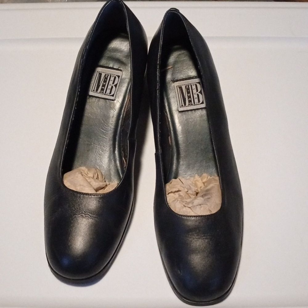 mixed blues women's low heeled leather shoes size 9, vintage